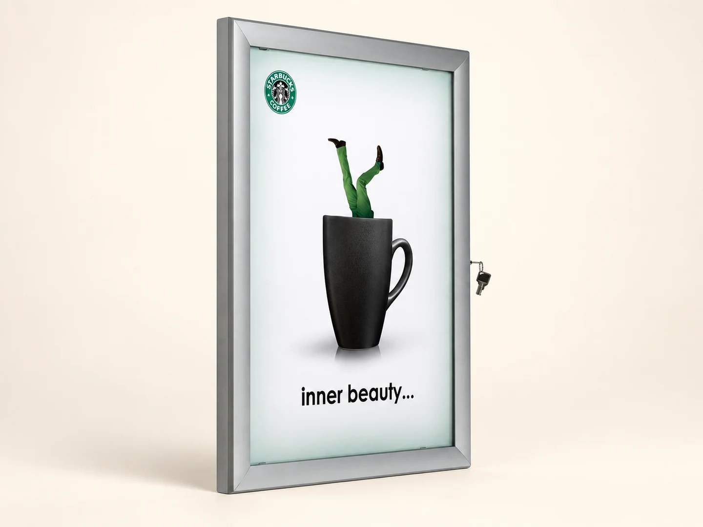 Duvar tipi poster panosu