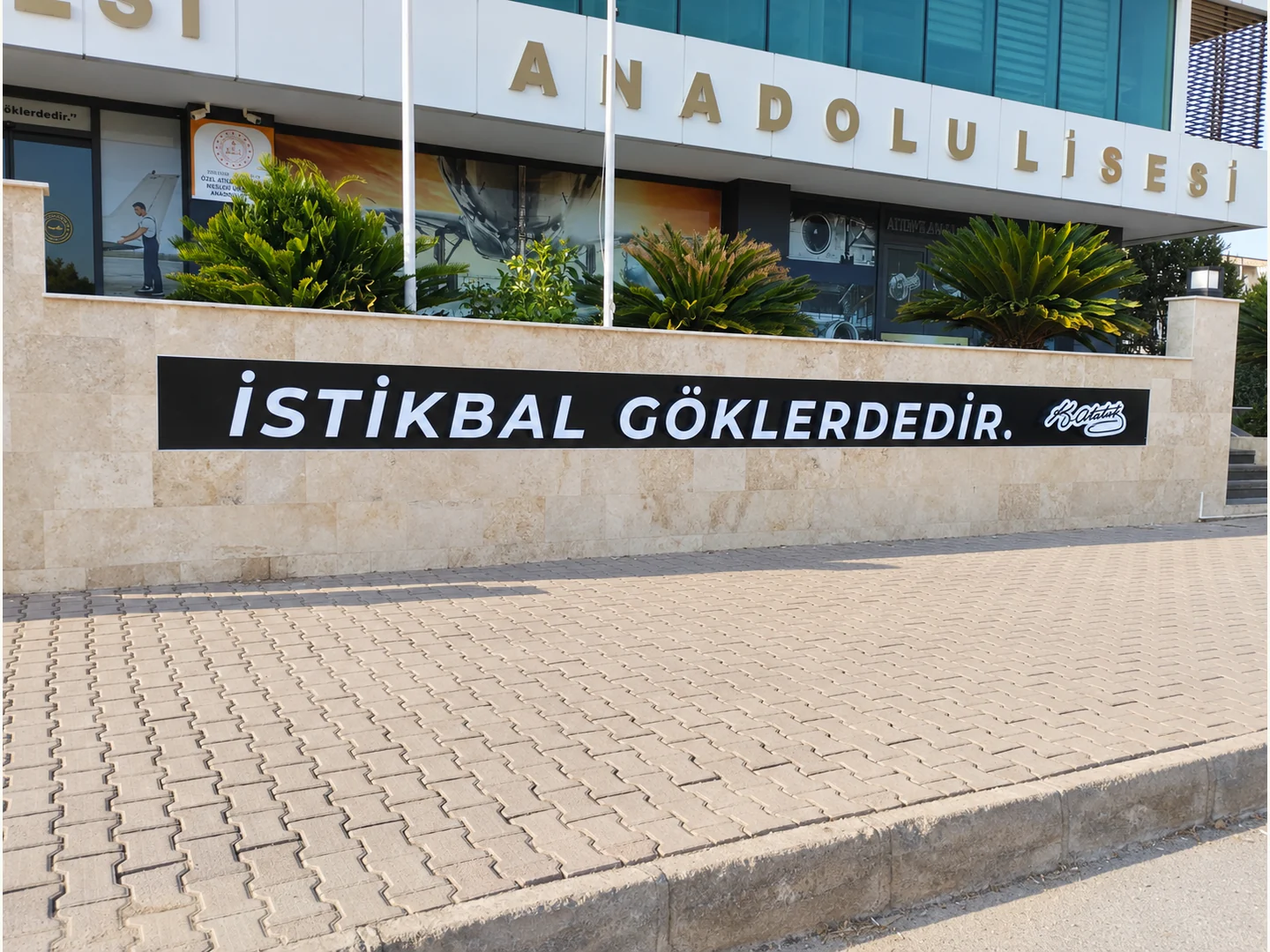 Duvar üstü kutu harf uygulaması